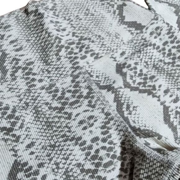 REVOLVE Beach Riot Ayla Taupe Snake Print High Wait Legging US XS - Picture 9 of 14